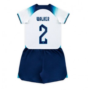 England Kyle Walker #2 babykläder Hemmatröja barn VM 2022 Korta ärmar (+ Korta byxor)